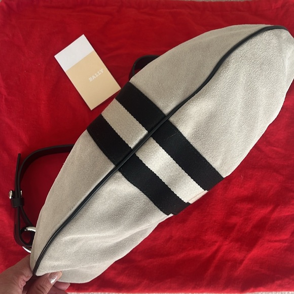 BALLY suede leather shoulder bag NWOT - Picture 4 of 7